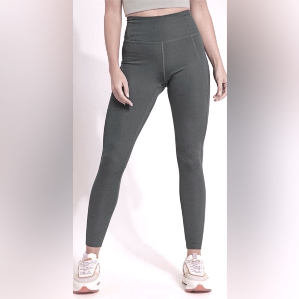 Girlfriend Collective 7/8 Leggings High Waisted in Soft Olive 4008 Green Size M